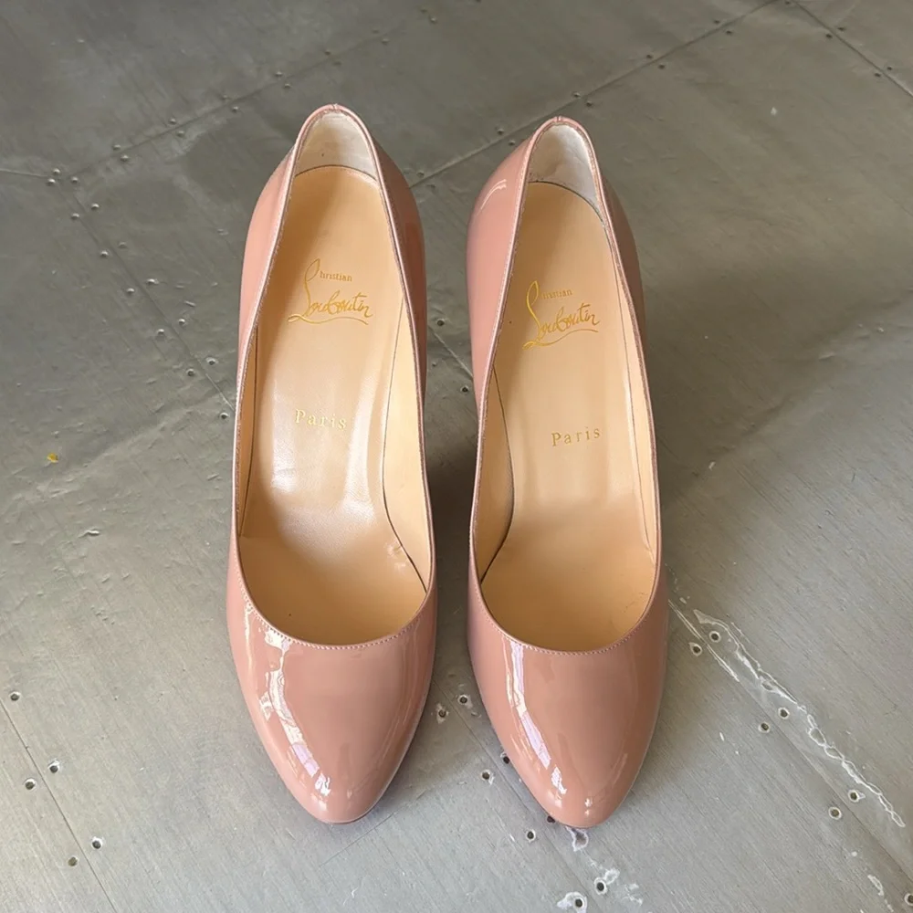 Christian Louboutin dolly pump nude patent 85mm stiletto round toe pump sz 39.5